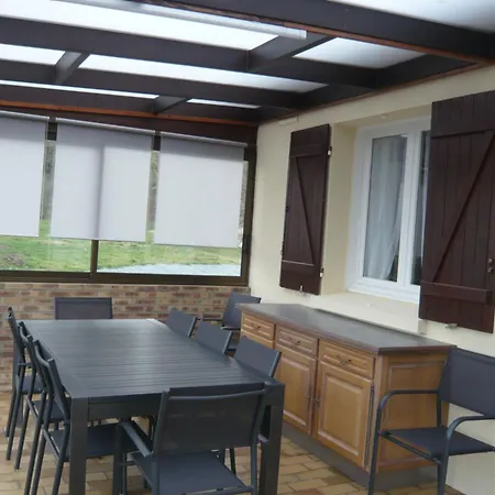 De La Vallee De Mai *